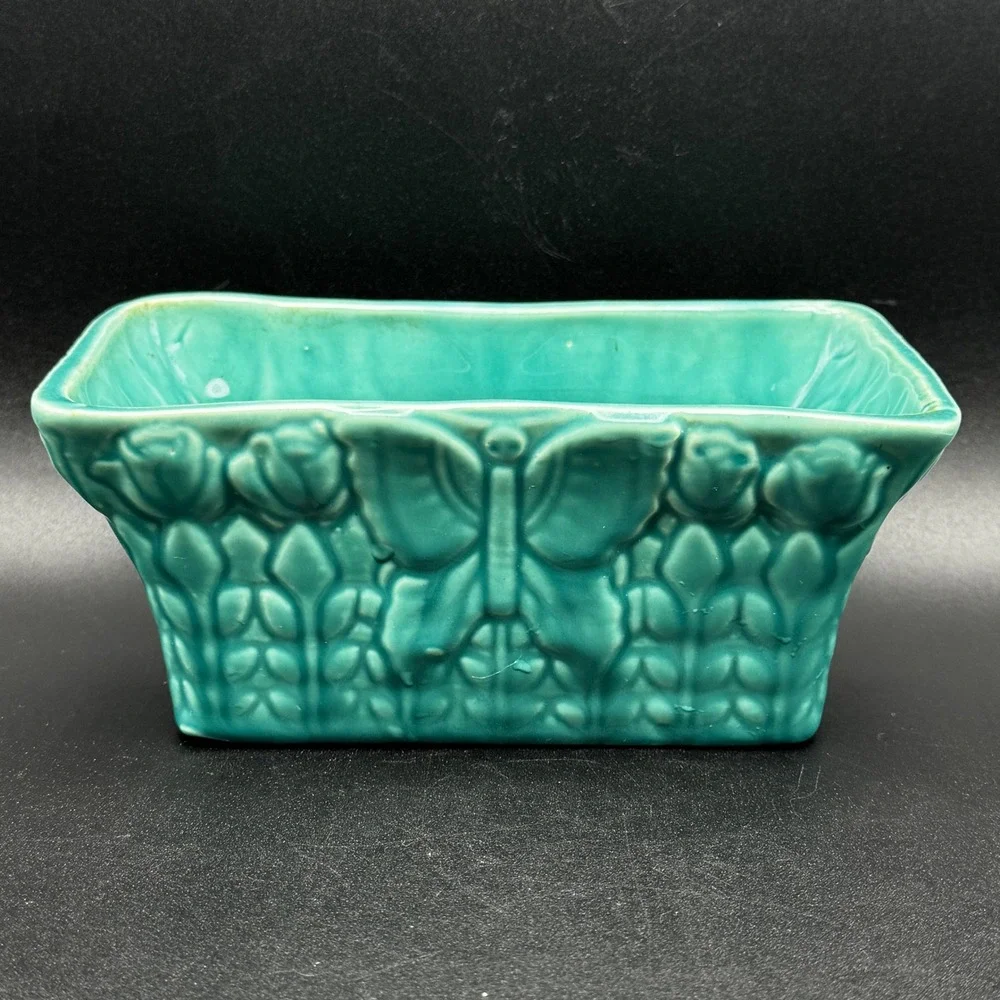 Unbranded vintage ceramic